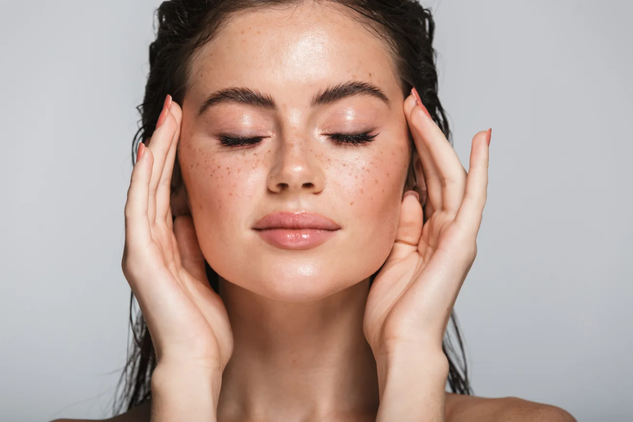 Beauty portrait of an attractive sensual young brunette woman. brow lift featured image